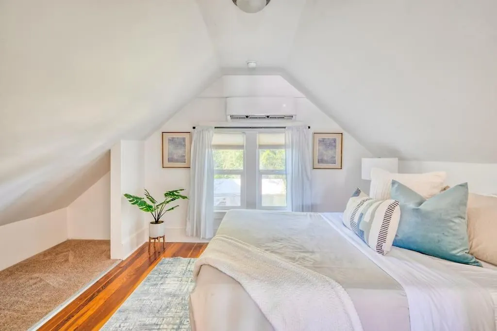 Stay Portland - Cute & Charming Portland Home 91 Walkscore Holiday home