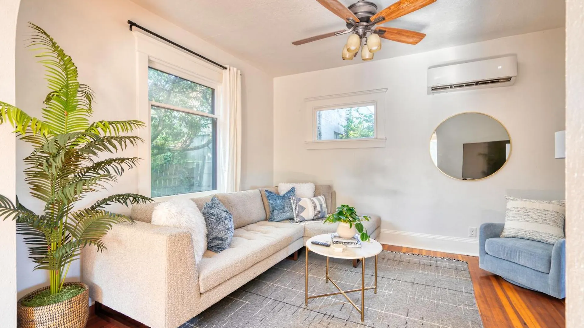 Stay Portland - Cute & Charming Portland Home 91 Walkscore Holiday home