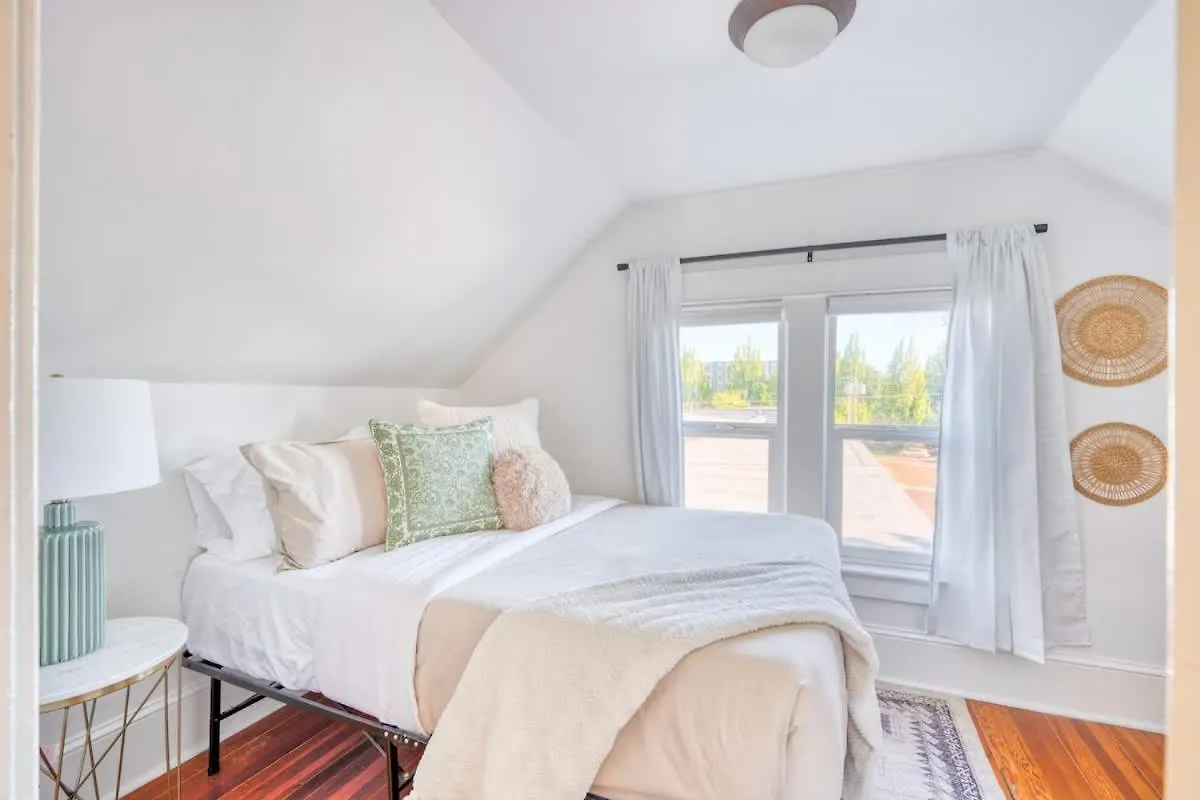 Stay Portland - Cute & Charming Portland Home 91 Walkscore 0*,  United States